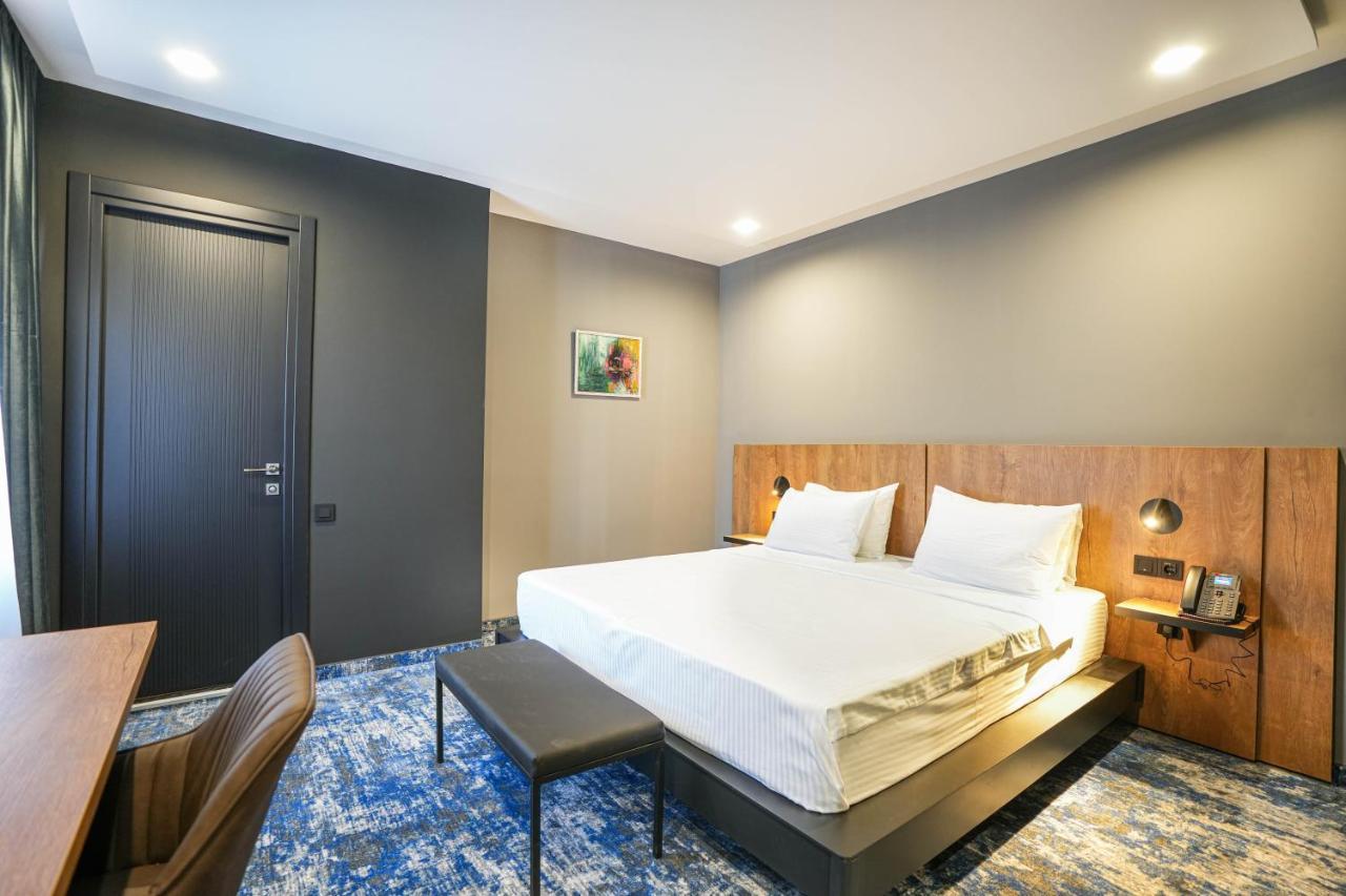 Hotel Sympatia Tbilisi Buitenkant foto