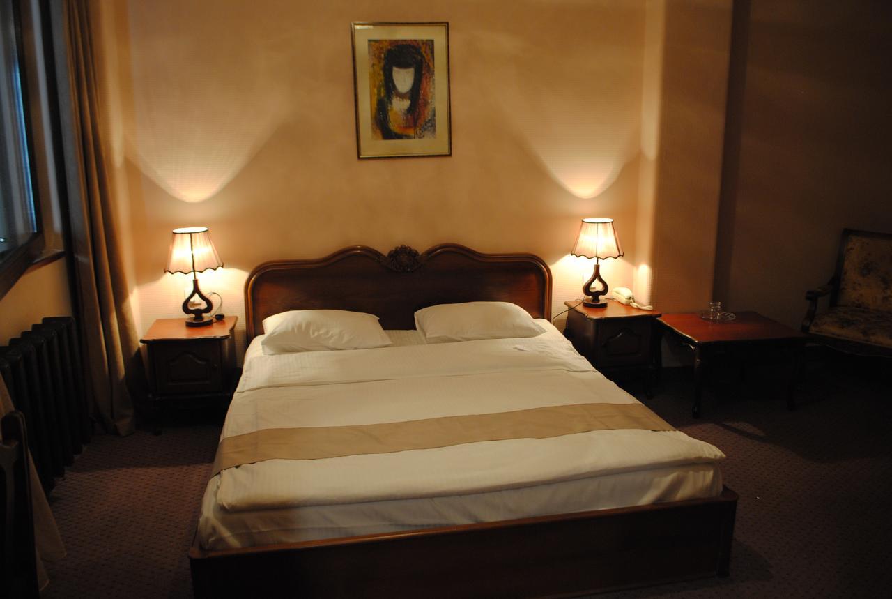 Hotel Sympatia Tbilisi Buitenkant foto