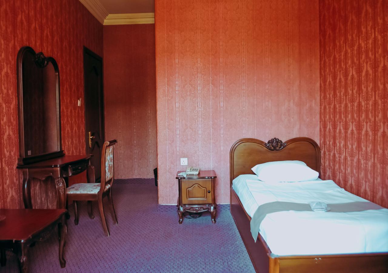 Hotel Sympatia Tbilisi Buitenkant foto