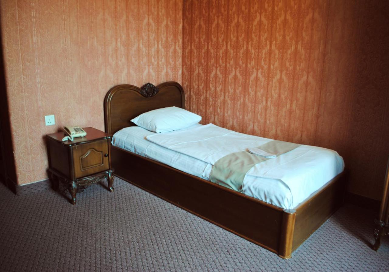 Hotel Sympatia Tbilisi Buitenkant foto