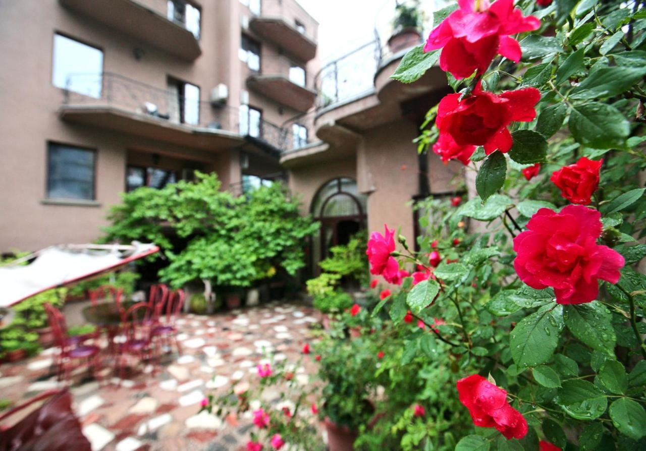 Hotel Sympatia Tbilisi Buitenkant foto